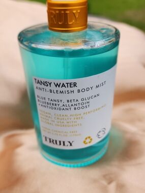 TRULY Blue Tansy Anti-Blemish